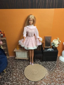 Conjunto Clon Barbie De Colección - Blusa Transparente, Falda Tejida, Zapatos de Peregrino, Felicidad - Imagen 1 de 23