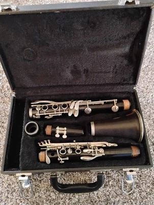 FIRST ACT CLARINET - Image 1 of 4