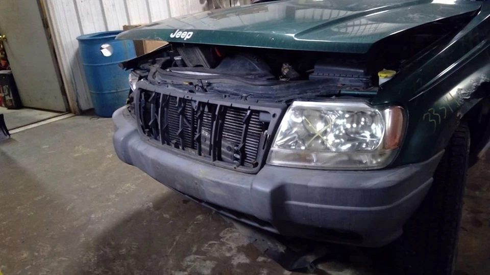 Air Cleaner 4.0L Fits 99-04 GRAND CHEROKEE 4208824 - Image 1 of 4