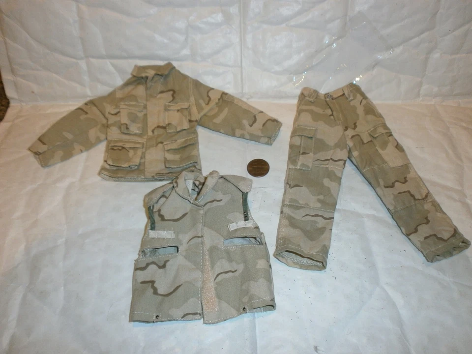 Dragon US desert camo outfit 1/6th scale toy accessory - Image 1 of 1