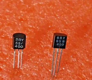1pcs BRY55 - 400 / SCRs 0.8 AMPERE RMS 400 VOLTS - Imagen 1 de 1