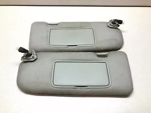 03-06 INFINITI G35 SUN VISOR OEM TAN W/LIGHTS SHADES DRIVER PASSENGER RH LH  - Bild 1 von 4