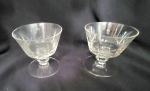 SET OF 2 VINTAGE CLEAR GLASS PEDISTAL ICE CREAM DESSERT FRUIT CUP 3.5" x 3.5” - Picture 1 of 2