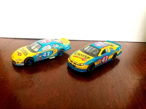 Coches de carreras Team Caliber/HW 2001 y 2004 #43 Cheerios (antiguos Elpaso y Chex) - Imagen 1 de 3