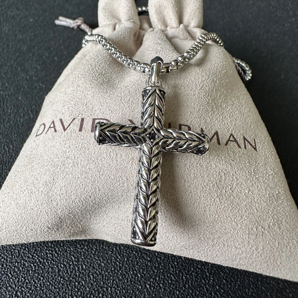 Collar Colgante Cruz David Yurman Plata de Ley 925 con Diamantes Negros 20" Foto 1 de 4
