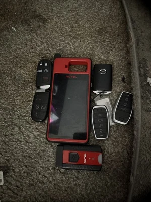 Herramienta llave profesional Autel MaxilM KM100 Foto 1 de 3