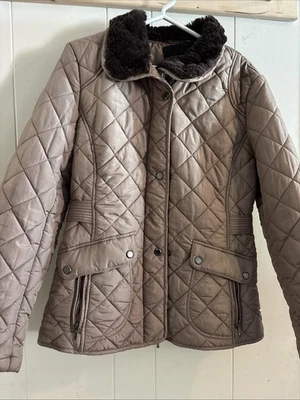 Chaqueta resistente a la intemperie para mujer grande con suave forrada de abeto sintético Foto 1 de 4