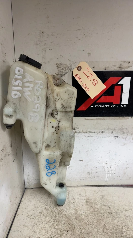 Chevy S10 1995-2005 botella lavadora parabrisas sin limpiaparabrisas trasero Foto 1 de 4