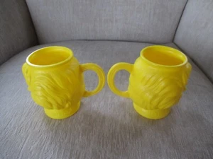 (2) Vintage 1981 Ronald McDonald's Cups - Plastic Yellow Drink Mugs Advertising - Picture 1 of 12