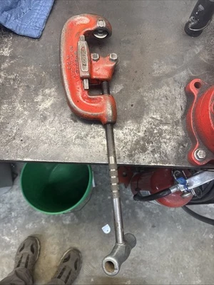 RIDGID No. 2 Heavy Duty 3 Wheel Pipe Cutter 1/8-2" NICE VINTAGE USA - Image 1 of 4