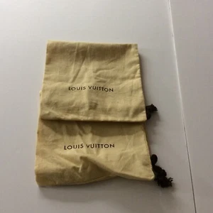 (2) Sacchetti antipolvere Louis Vuitton 15” X 8” usati (0197) - Foto 1 di 4