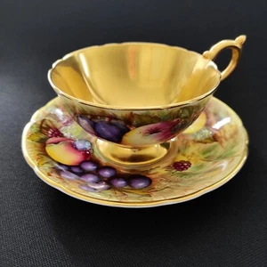 Aynsley Orchard Gold Teacup Signed N Brunt C1935 - Picture 1 of 14