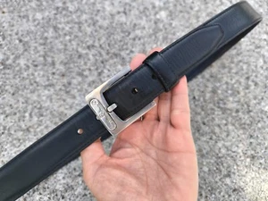 Cinturón de cuero negro Etienne Aigner minimal unisex 33-36", 84-92 cm - Imagen 1 de 13