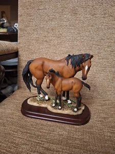 Estatuilla de caballo y potro/pony Leonardo Brown - Imagen 1 de 3