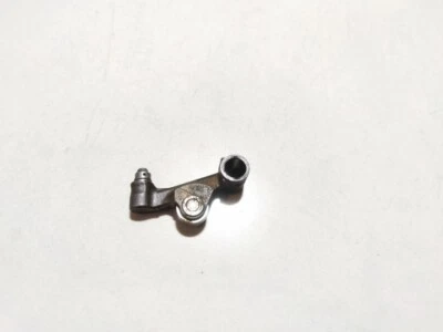 Brazo basculante Mitsubishi Outlander 2008, tren de válvulas usado, genuino #1250332-05 Foto 1 de 4