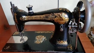 Singer Nähmaschine mit klappbarem Tisch Klasse 15 Guter Zustand - Bild 1 von 12