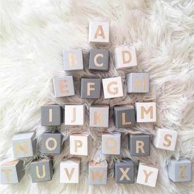 Holz Würfel Buchstaben Grau Nummer Zahlen Deko Aufsteller Schriftzug Home Name - Bild 1 von 4