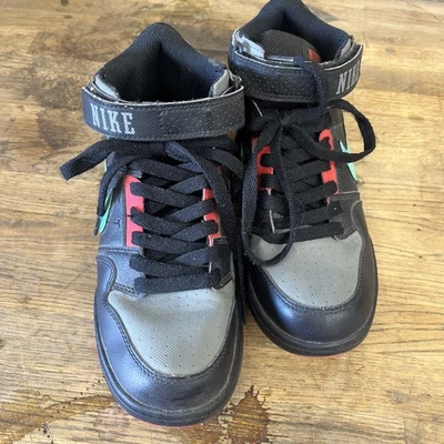 Nike Zoom Mogan Mid Zapatos Niños Talla 5Y Negro Rojo Verde Tenis de Baloncesto Foto 1 de 4