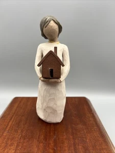 Willow Tree “MI CASA” Figurine Holding House, 2004 Susan Lordi - Picture 1 of 6