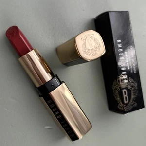 Lápiz labial mate Bobbi Brown Luxe en tono rubí 808 3,5 g - Imagen 1 de 7