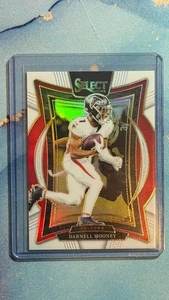 2024-25 Panini Select - Darnell Mooney, Falcons Concourse Level White /35 - Picture 1 of 2