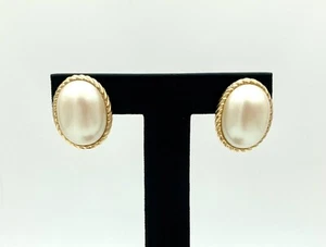 Hermosos Pendientes Ovalados Richelieu Vintage - Perlas Imitadas Grandes - Metal Retorcido - Imagen 1 de 5