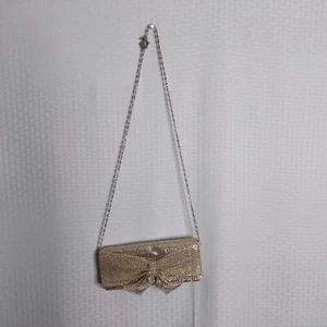 Jessica McClintock Clutch Handtasche Metallic Gold mit Schulterriemen Schleife vorne - Bild 1 von 10