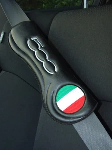 Almohadilla de arnés ergonómica para cinturón de seguridad, juego de 2 bordados Fiat Abarth 500, no fabricante de equipos originales - Imagen 1 de 3