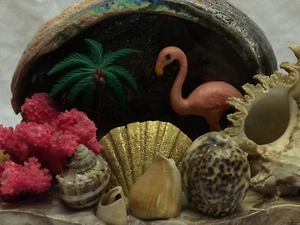 Vintage Florida Seashell Diorama Souvenir Ornate Nautical Flamingo Beach Scene - Picture 1 of 12