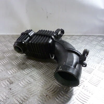 Volvo V40 2018 2,0 gasolina turbo resonador tubo 31319692 Foto 1 de 4