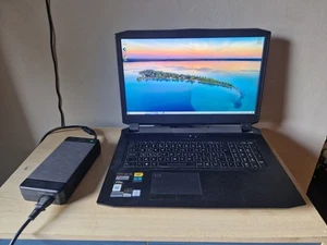 Clevo P775DM3-G gaming laptop - Picture 1 of 15