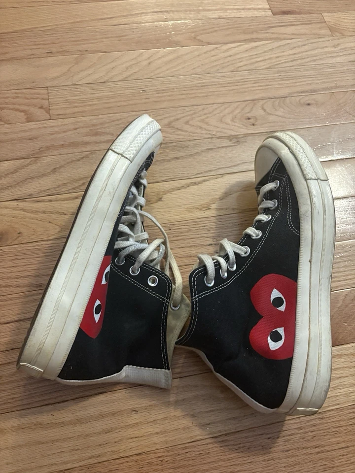 CDG Comme des Garcons Hombre’s 8.5 Mujer 10/10.5 Negro Con Corazón Rojo. will clean Foto 1 de 4