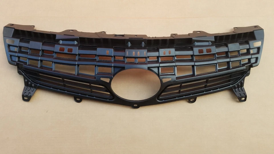 Se adapta a Toyota Prius 2012-2015 parachoques delantero enchufable rejilla radiador superior NUEVO Foto 1 de 1