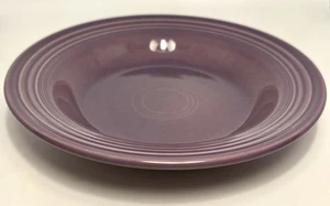 Tazón de sopa Fiestaware lila púrpura con borde de 9" - Imagen 1 de 3