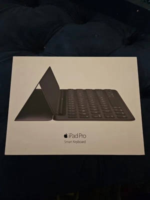 Apple iPad Pro Smart Keyboard 9.7 Black Model MM2L2AM/A - Image 1 of 2