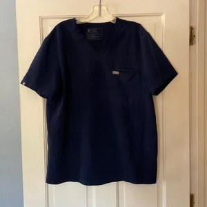 Blusa Médica FIGS Leon Tres Bolsillos Azul Oscuro Para Hombre Talla L Uniforme Médico Médico Médico  - Imagen 1 de 7