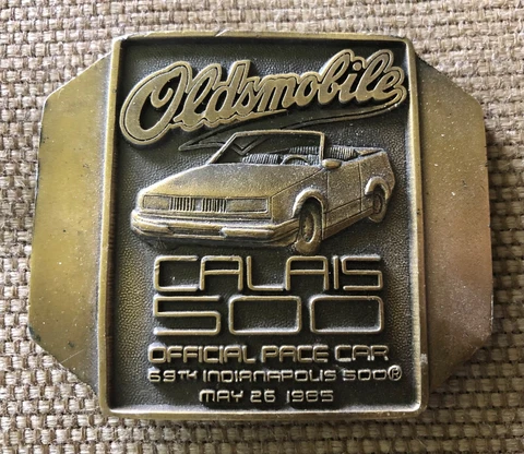 1985 Indianapolis 500-Oldsmobile Calais Pace Car Belt Buckle-Pit Badge-Vintage Cover