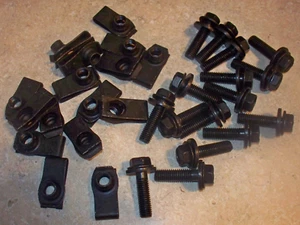 (16) M8-1.25x30mm flanged bolt w/ washer & M8-1.25 threaded barrel clips - Picture 1 of 3