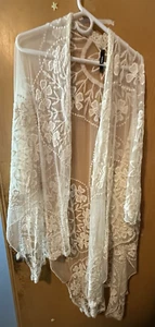 Torrid White Embroidered Lace Kimono Crochet Shawl Shrug Cover Up Swim Size OS - Picture 1 of 4
