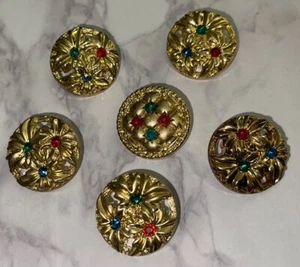 Estate 6 Gold Tone Flower Crafting Plastic Sewing Buttons Button Lot 123-79 - Picture 1 of 10