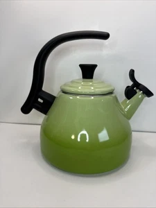 Le Creuset Zen Emaille Grün Ombré Teekessel Herdplatte Pfeife - Bild 1 von 8