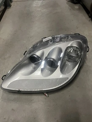 Faro izquierdo Chevrolet Corvette C6 Dom B. CR 2005-2013 flash HID GM 2090407 Foto 1 de 3