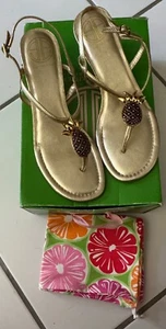 NUEVO EN CAJA Cuña Lilly Pulitzer Piña Dulce Talla 8 M Dorado Metálico Precio de venta sugerido por el fabricante $238 70% de descuento - Imagen 1 de 7