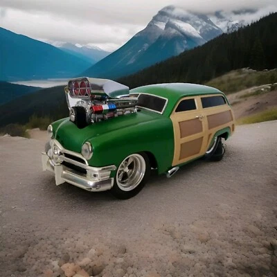 2001 Funline Muscle Machines  1/18 Scale 50 1950 Ford Woody Wagon Green  - Image 1 of 4
