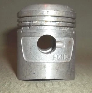Nuevo de lote antiguo pistón Honda CL125, SS125~Primero sobre~.25~P/N 13102-240-000(#3943) - Imagen 1 de 4