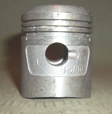 Nuevo de Lote Antiguo Original Honda CL125,SS125 PISTÓN~Primero~.25~P/N 13102-240-000(#3943 Foto 1 de 4