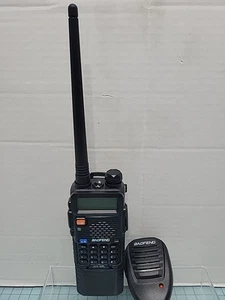 Baofeng UV-5R 8W Dual Band UHF VHF Ham Radio w/Antenna,& Mic EUC, No Charger - Picture 1 of 17