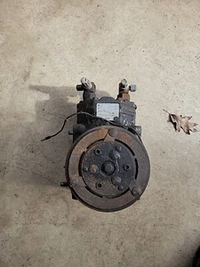 Jeep Wagoneer J10 Cj7 York Air Conditioning Compressor Factory OEM Free Ship - Picture 1 of 7
