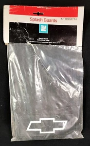 OEM GM Chevrolet 1982-1992 Front Wheel Splash Guards Set 10950754 New Old Stock - Picture 1 of 3