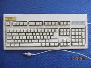 KEY TRONIC VINTAGE KEYBOARD MODEL # E03601QLPS2-C - Picture 1 of 12